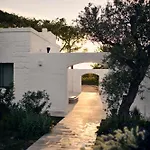 Masseria Pietra E Terra Bed & Breakfast 4*